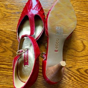 Brand Name shoes, never worn